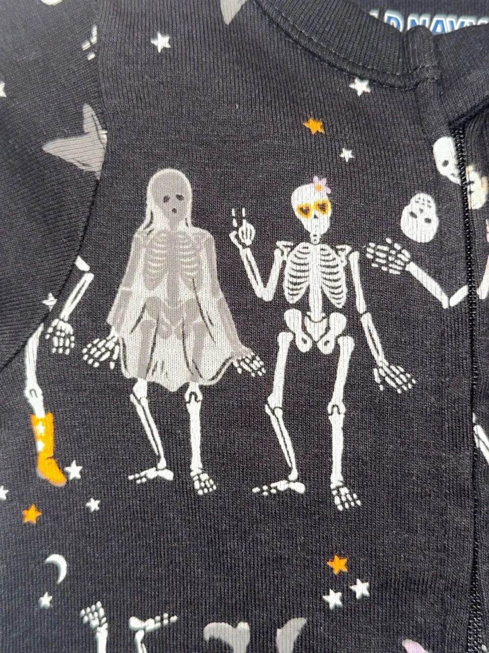 Old Navy Halloween Skeletons Zip Up Footed One Piece Pajamas NEW Newborn 7 lbs
